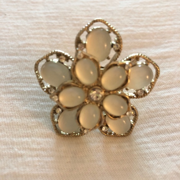 Ring - Picture 1 of 3